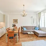 Luxury 3Bedrs 2Baths Apartment By Old Town Square