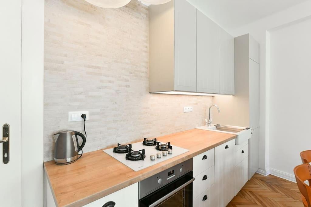 Luxury 3bedrs 2baths By Old Town Square * Prague