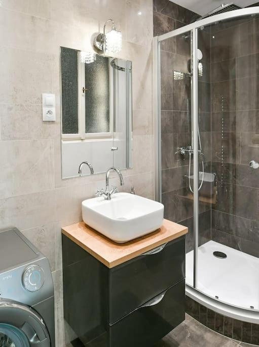 Apartment Luxury 3bedrs 2baths By Old Town Square Prague
