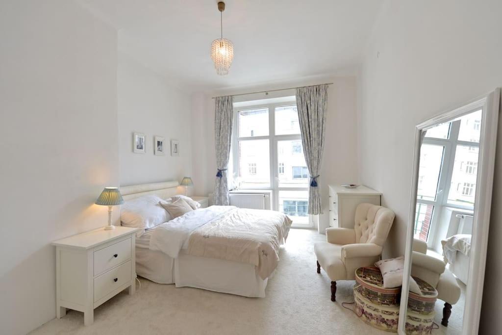 Luxury 3bedrs 2baths By Old Town Square Apartment Prague