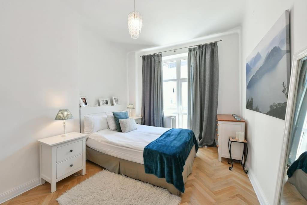 Luxury 3bedrs 2baths By Old Town Square *